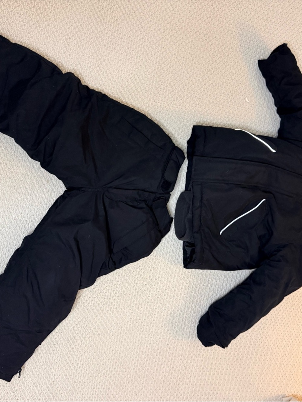 Old Navy Black Snow Jacket and Pants - XS (4-5)